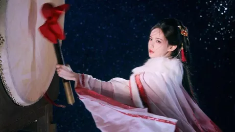 杨幂翻身