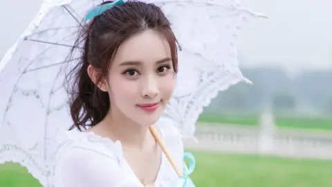 张雪机车拍卖炸场