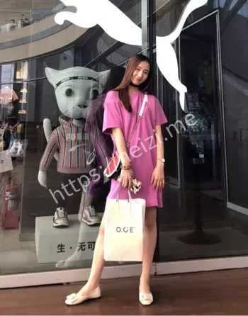 腹肌少女