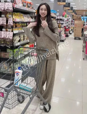 裸睡被看光女子患抑郁