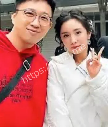 杨幂翻身