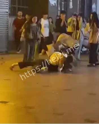 场面混乱