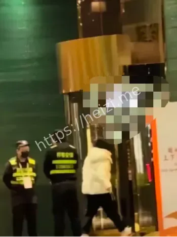 鹿晗关晓彤酒店