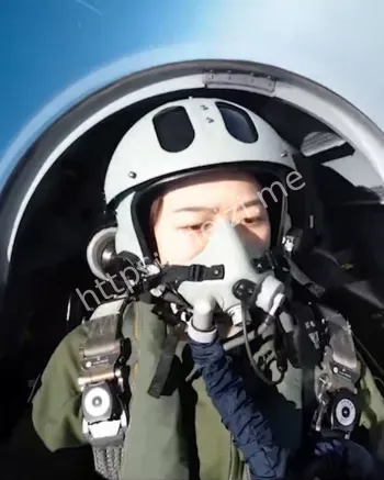 歼16女飞行员真相