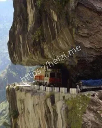 死亡公路连环车祸