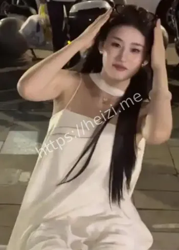 刘一菲直播承认蹭流量