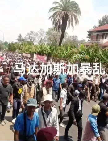 华人雇警察部队守护