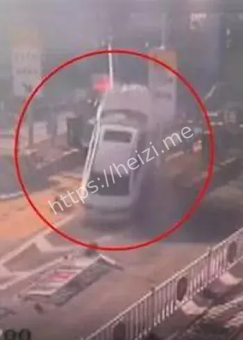 景德镇轿车下坡起飞