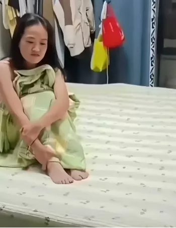 怡景城小区丈母娘痛斥小三