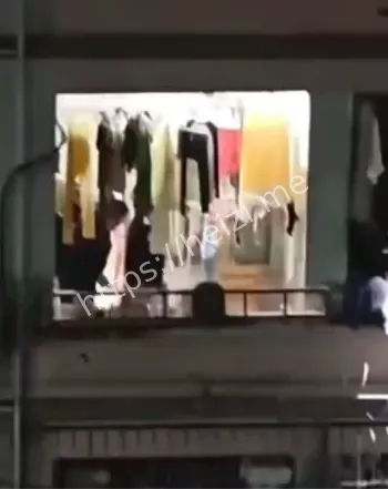 女生宿舍攀爬仓皇逃跑