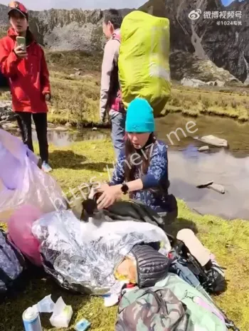 民警救援藏区失温少女