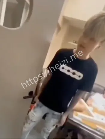 麻将室一秒十八拳打人视频