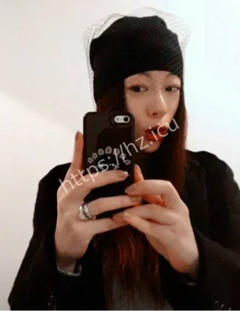 黄慧颐直播泪诉爆料