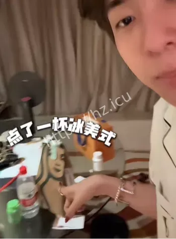 直播曝抗HIV药盒