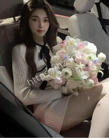 戴璐金主干爹不伦恋