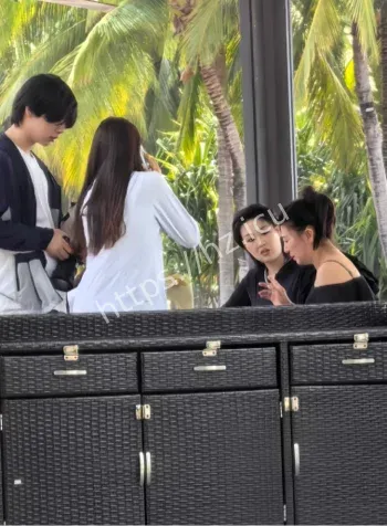 闫学晶哭穷翻车