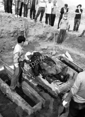 开棺尸体异变吓傻村民