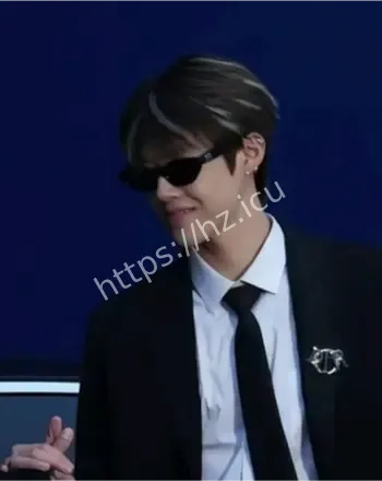 韩汶栩脚踏两条船