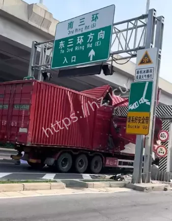 快递大货车