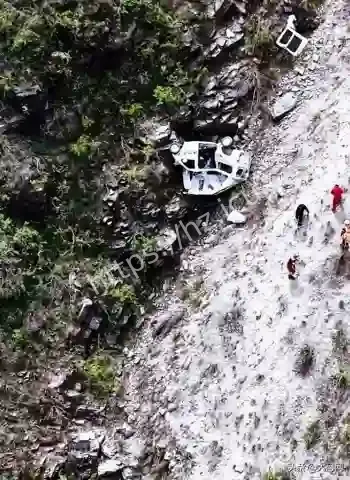 河南上午峪私家车坠崖