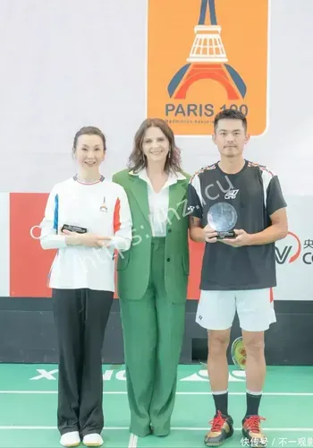 张曼玉脸僵肿到不敢认