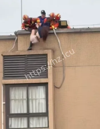 重庆女子轻生挣扎不止