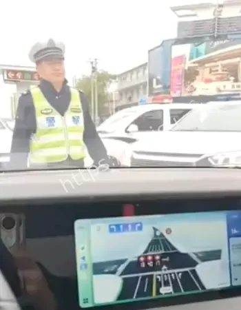 警察抓捕现场