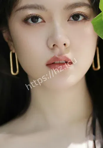 托脸甜笑少女感满满