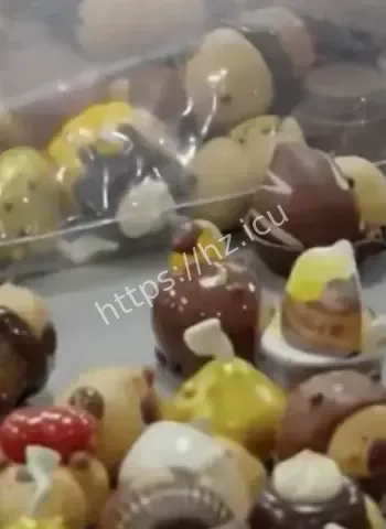 情侣偷千个玩偶