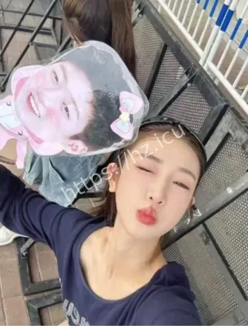 梁诗茵大胆互动