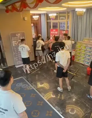 多名精神小伙